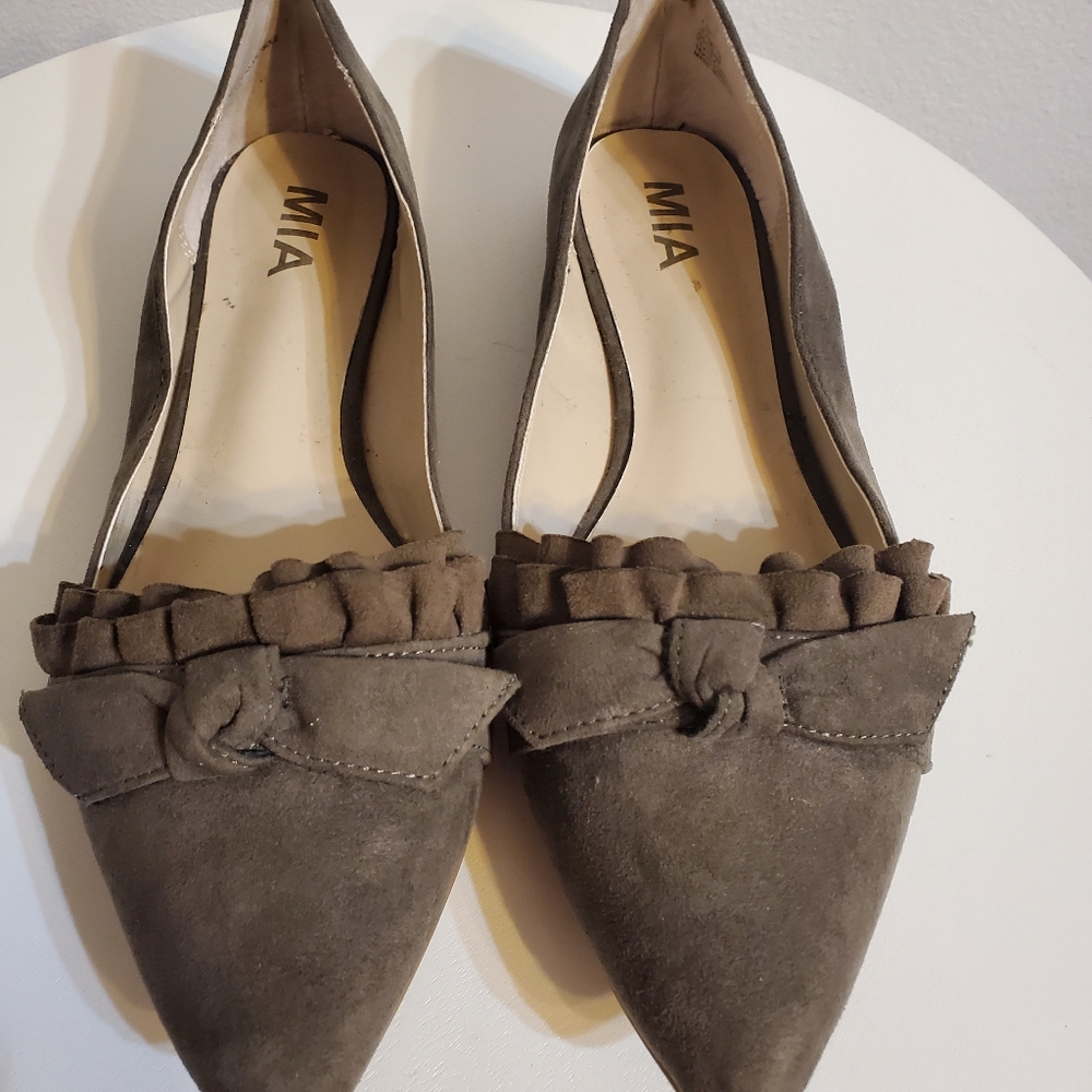Mia vegan suede Jeanette flat size 8.5